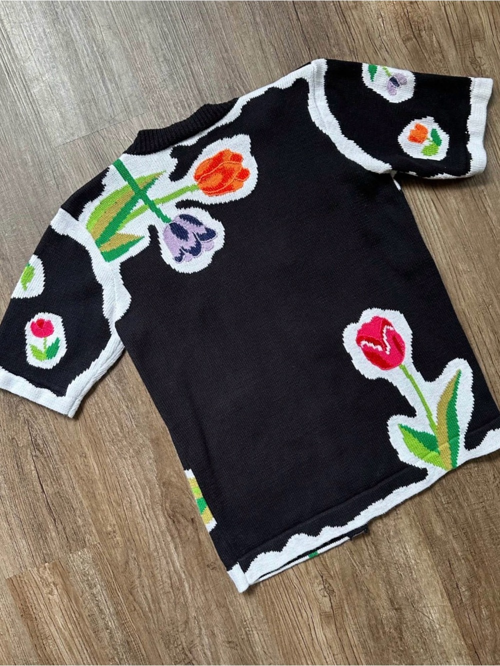 BEREK Black/white Short-Sleeve Knit Sweater Cardigan Floral Tulip Buttons